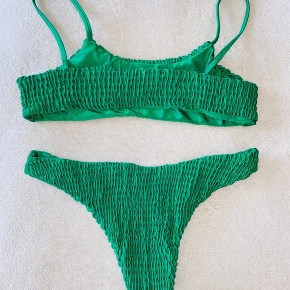 bikini - Picture 2 of 2